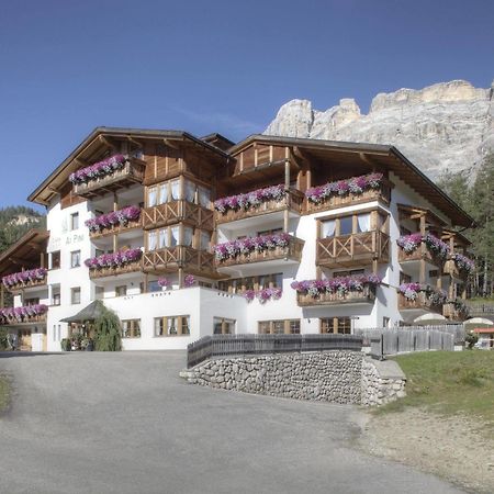 Hotel Ciasa Ai Pini Сан-Кассиано Экстерьер фото